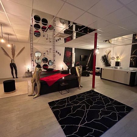 L'Escapade Sensuelle - La Love Room D'Επερνέ Εξωτερικό φωτογραφία